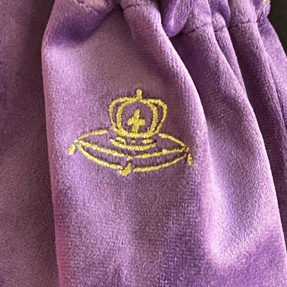 Crown 18 Years Velvety Gold Drawstring Storage Bag - Picture 6 of 7